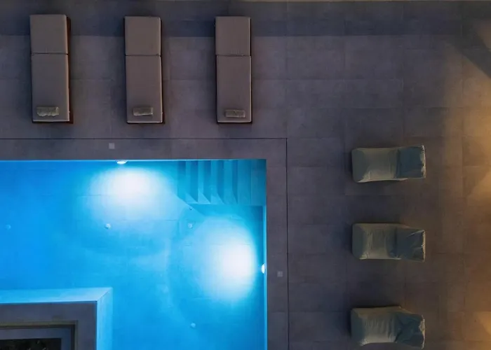 Maninee-bespoke Villa-pool -bbq-seaview 하니아