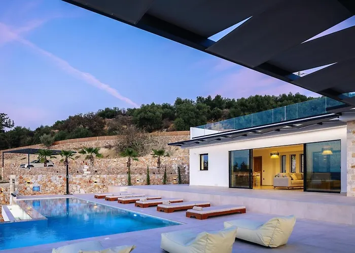 Maninee-bespoke Villa-pool -bbq-seaview *