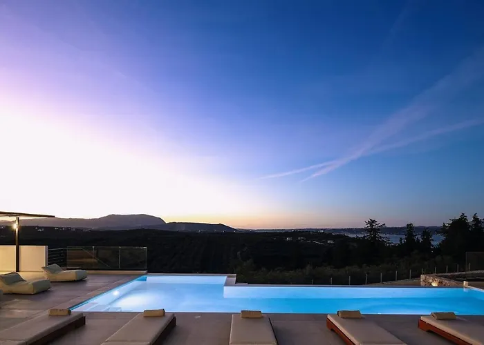 Maninee-bespoke Villa-pool -bbq-seaview 빌라 하니아