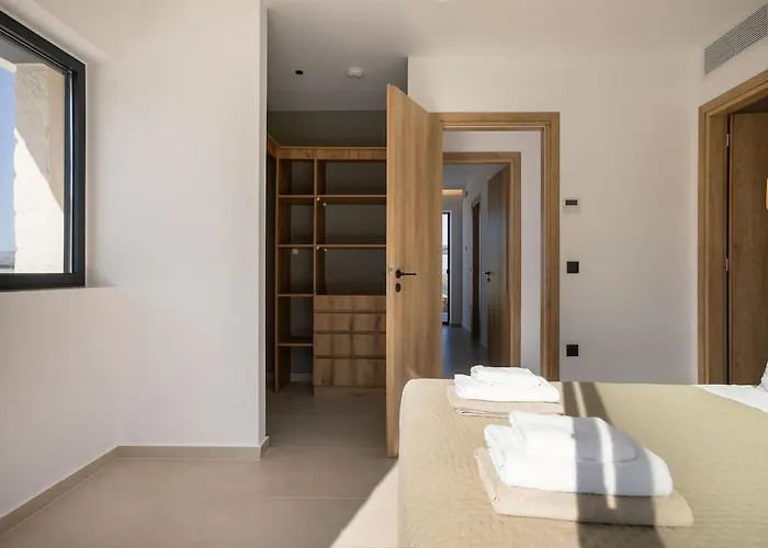 Maninee-bespoke Villa-pool -bbq-seaview *