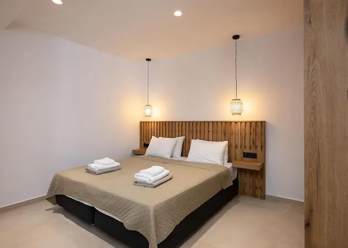 Maninee-bespoke Villa-pool -bbq-seaview