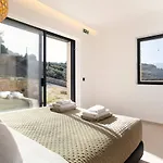 Maninee-bespoke Villa-pool -bbq-seaview