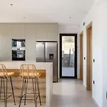 Maninee-bespoke Villa-pool -bbq-seaview * Chania (Crete)