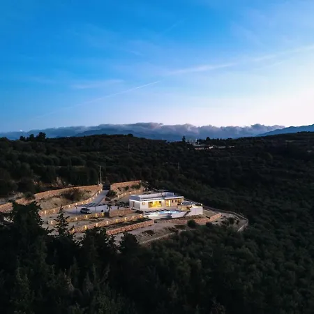 Maninee-bespoke Villa-pool -bbq-seaview * Chania (Crete)