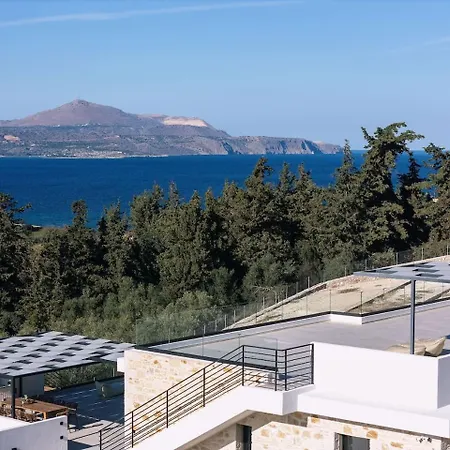 Maninee-bespoke Villa-heated Pool -bbq-seaview Вілла