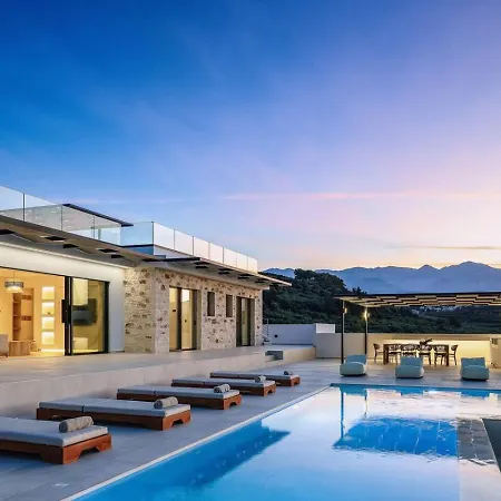 Maninee-bespoke Villa-pool -bbq-seaview Chania (Crete)