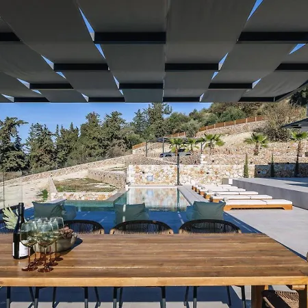 Villa Maninee-bespoke Villa-pool -bbq-seaview Chania (Crete)