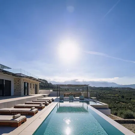 Maninee-bespoke Villa-heated Pool -bbq-seaview Вілла
