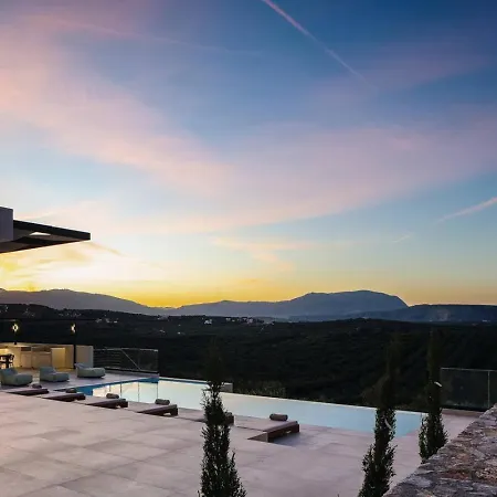 Maninee-bespoke Villa-heated Pool -bbq-seaview Вілла *
