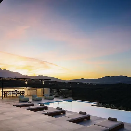 Вілла Maninee-bespoke Villa-heated Pool -bbq-seaview *