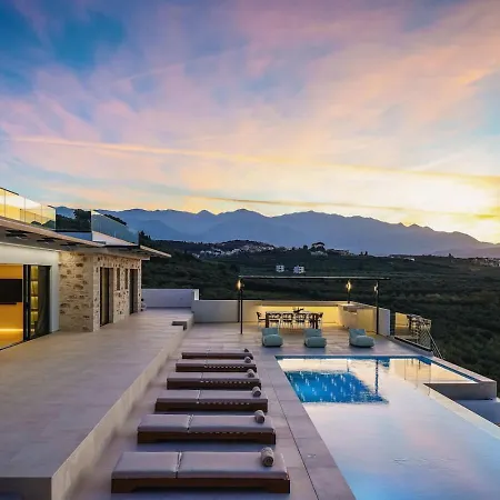 Maninee-bespoke Villa-heated Pool -bbq-seaview Вілла