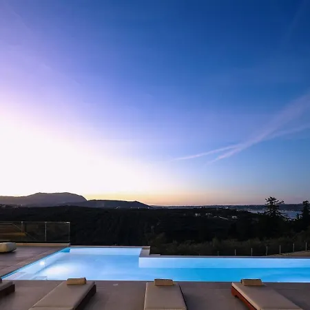 Maninee-bespoke Villa-heated Pool -bbq-seaview Вілла Ханья (Крит)