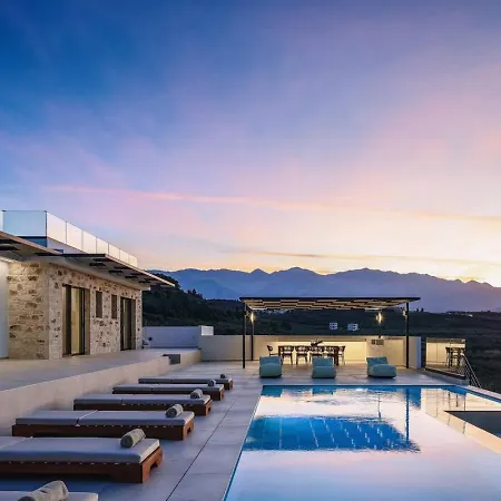 Maninee-bespoke Villa-heated Pool -bbq-seaview *