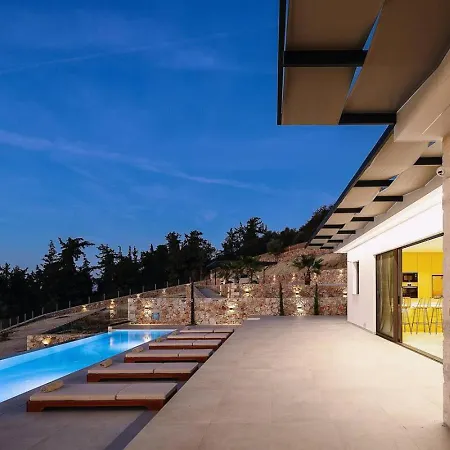 Вілла Maninee-bespoke Villa-heated Pool -bbq-seaview