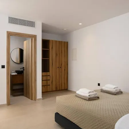 Maninee-bespoke Villa-heated Pool -bbq-seaview *