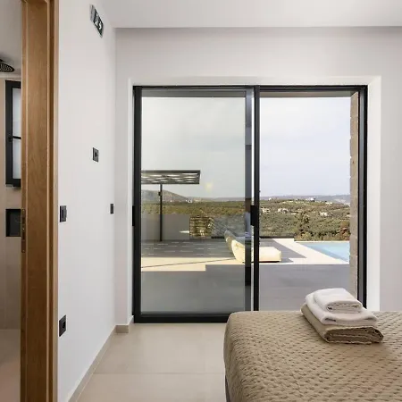 Maninee-bespoke Villa-heated Pool -bbq-seaview *