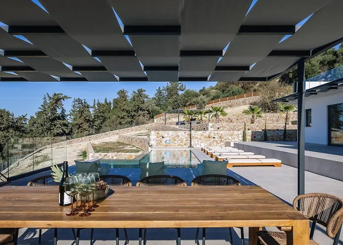 别墅 Maninee-bespoke Villa-pool -bbq-seaview 干尼亞