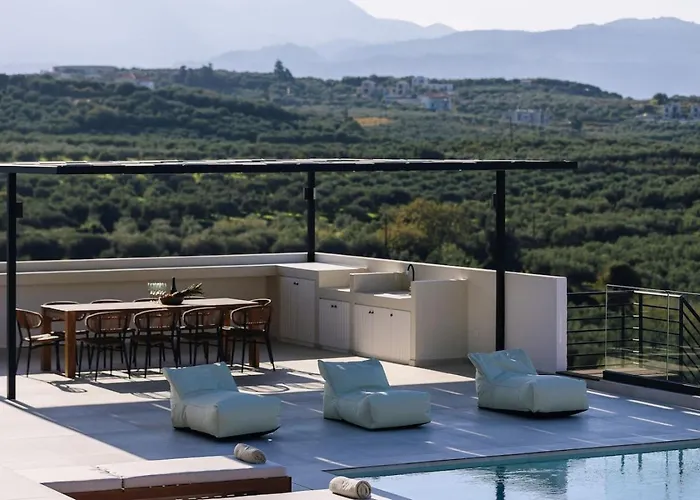 Maninee-bespoke Villa-pool -bbq-seaview 干尼亞