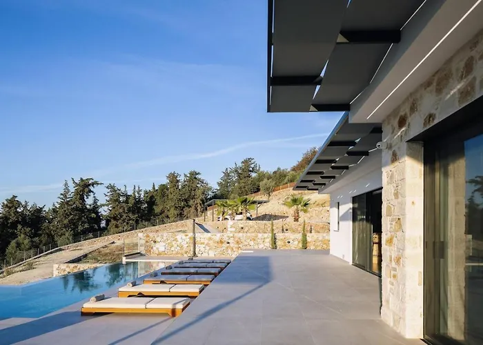 Maninee-bespoke Villa-pool -bbq-seaview