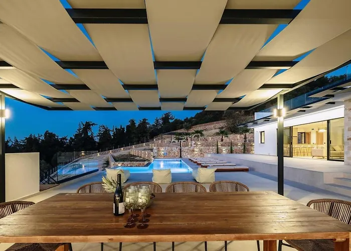 Maninee-bespoke Villa-pool -bbq-seaview * 干尼亞