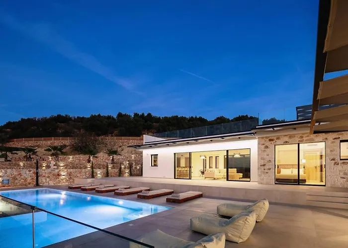 Maninee-bespoke Villa-pool -bbq-seaview *