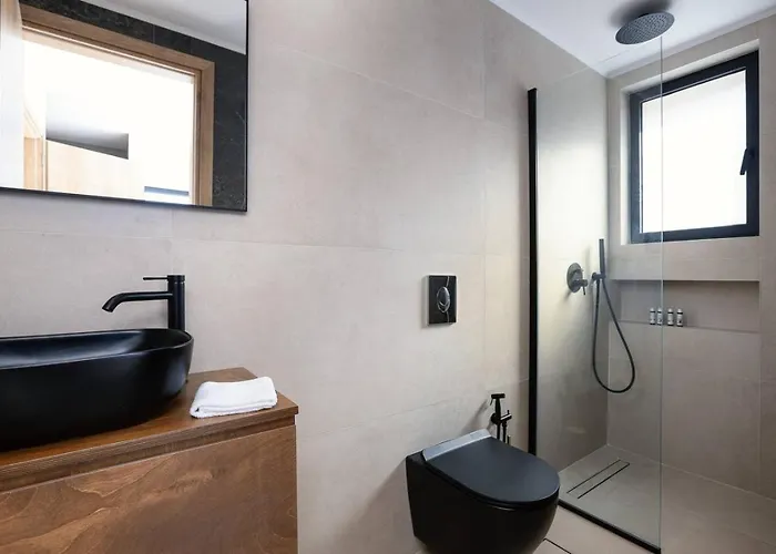 Maninee-bespoke Villa-pool -bbq-seaview 别墅 干尼亞