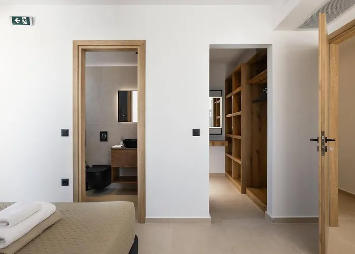 Villa Maninee-bespoke Villa-pool -bbq-seaview Chania (Crete)