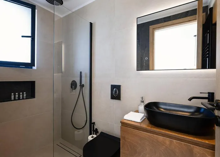 Maninee-bespoke Villa-pool -bbq-seaview 别墅 干尼亞