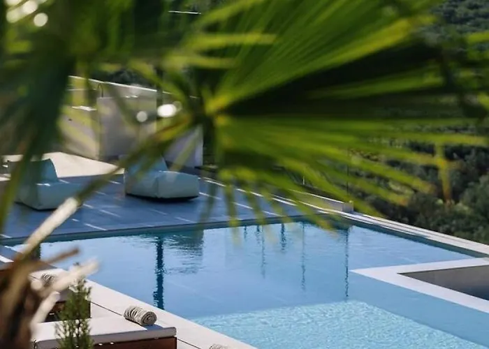 Maninee-bespoke Villa-pool -bbq-seaview