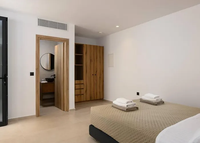 Maninee-bespoke Villa-pool -bbq-seaview *