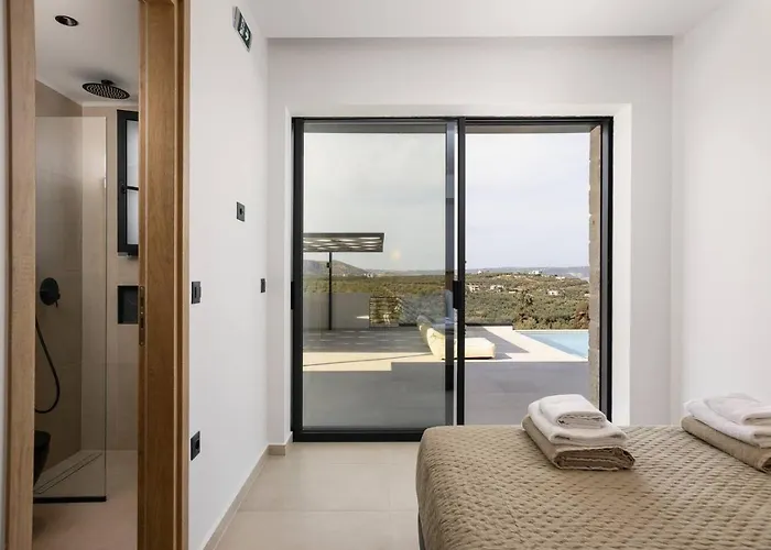 Maninee-bespoke Villa-pool -bbq-seaview *